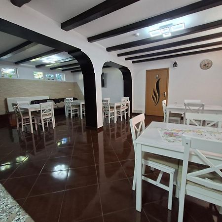Hotel Casa Laur Mînăstirea Humorului Exterior foto